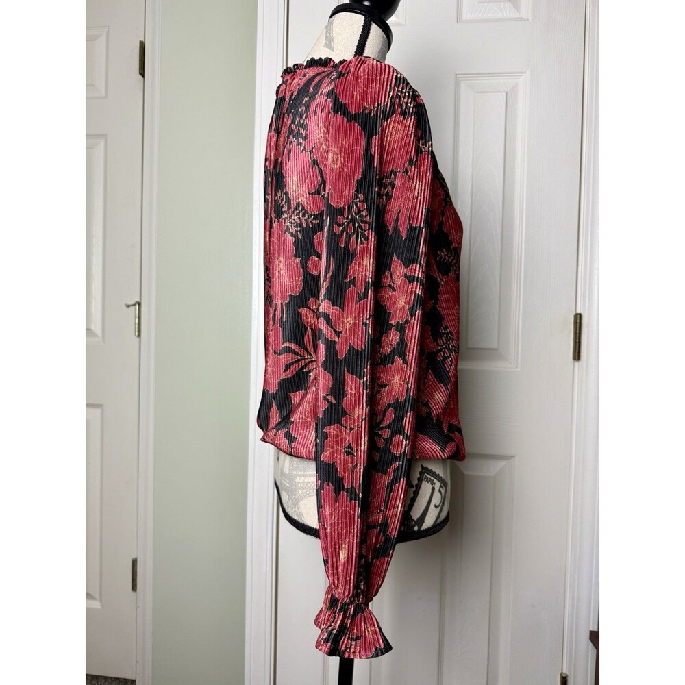 NEW Lush Black Red Floral Pleated Blouse Surplice Neck Ruffled Long Sleeve S - Picture 6 of 10